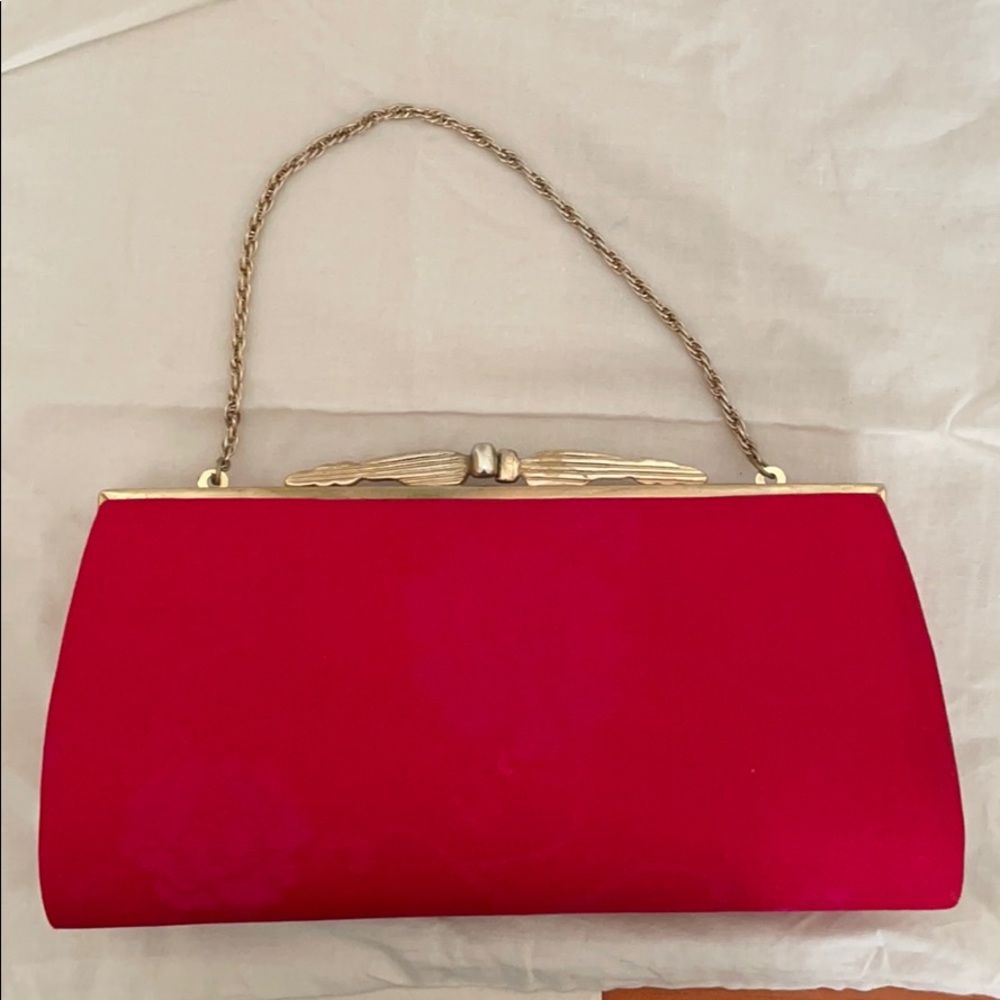 Red clutch